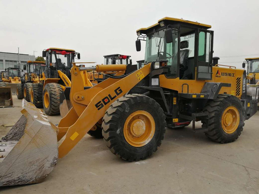 臨工50型裝載機(jī)鏟車多少錢一臺(tái)臨工50型裝載機(jī)鏟車租賃出租