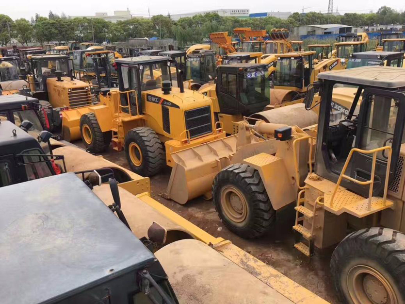 龍工18型鏟車多少錢一臺(tái)龍工裝載機(jī)出租龍工18型鏟車多少錢