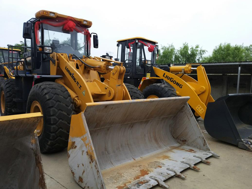 新鏟車30型多少錢一臺(tái)龍工加長(zhǎng)臂裝載機(jī)新鏟車50型多少錢一臺(tái)